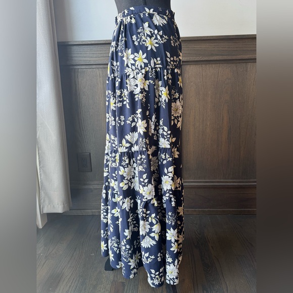 Banana Republic Navy Yellow Floral Tiered maxi skirt XS EUC - Picture 4 of 6